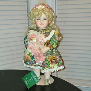 Bob Timberlake Goebel Collectible Abby Liz Musical Doll Designed by Bette Ball